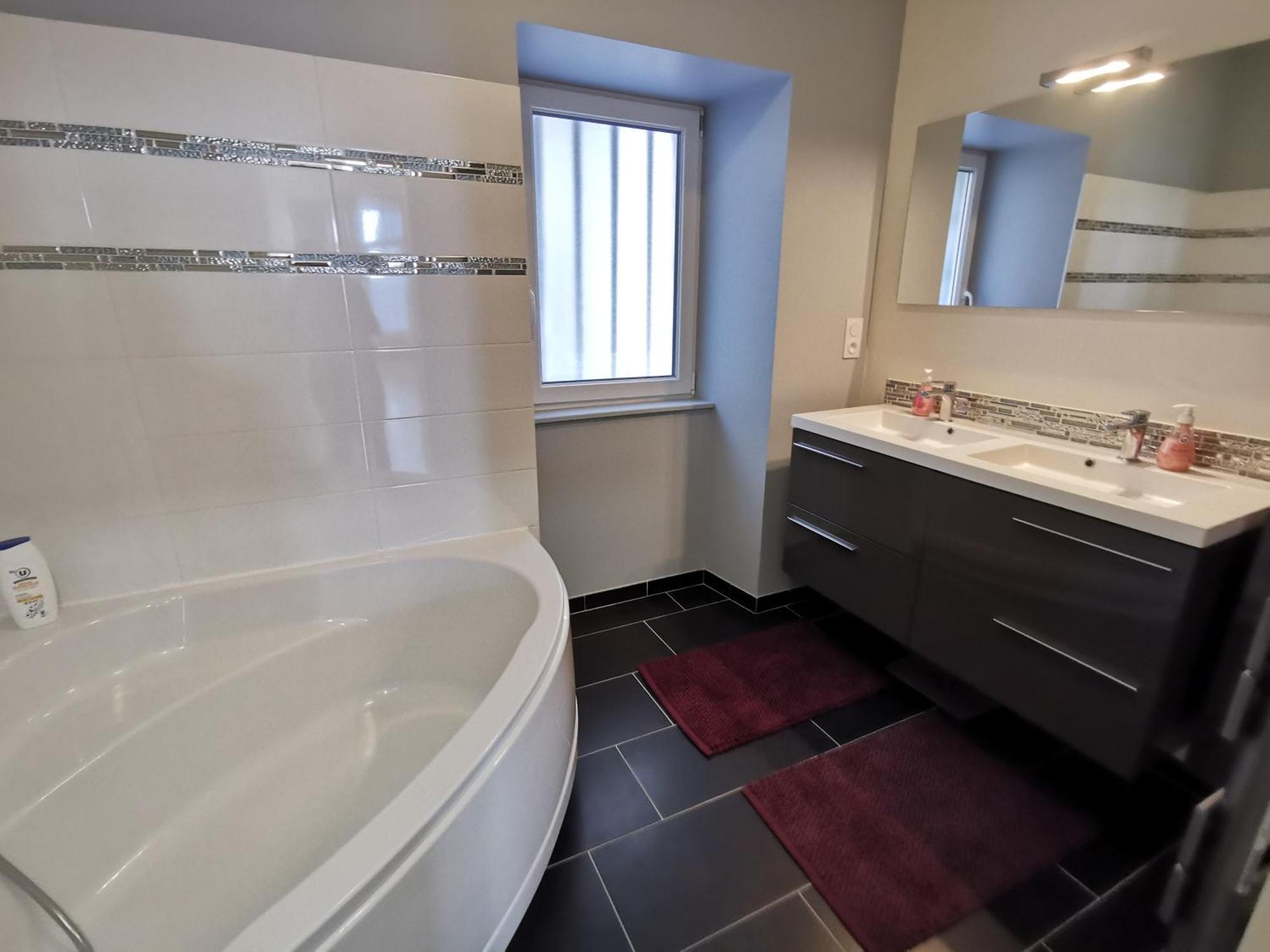 Appartement 3 Chambres Au Coeur Du Jura, Ideal Famille Salins-les-Bains Buitenkant foto